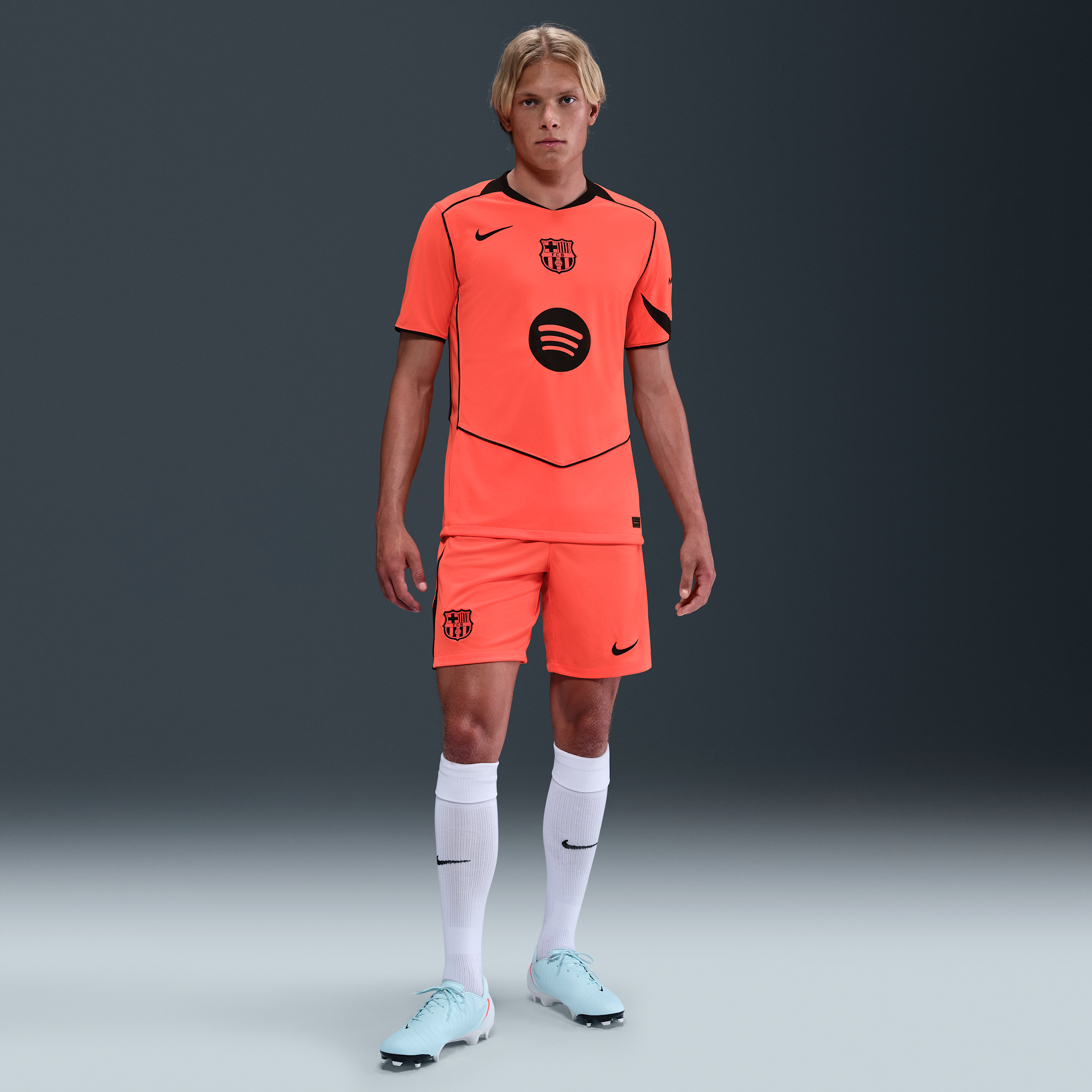 Nike FC Barcelona 2025/26 Stadium Derde  Total 90 replicavoetbalshorts met Dri-FIT voor heren - Oranje