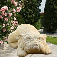 Gartentraum.de Mops Hundefigur aus Steinguss - Emma / Sand