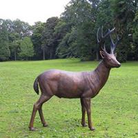 Gartentraum.de Garten Bronzestatue mit Hirsch - König des Waldes