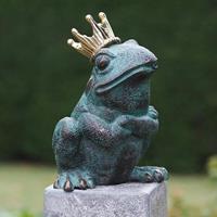 Gartentraum.de Sitzender Froschkönig grün mit goldener Krone - Froschkönig Argon