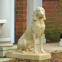 Gartentraum.de Skulptur Jagdhund für den Garten - Piet / Portland weiß