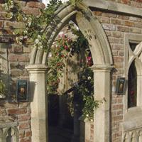 Antik Tür Element für Gartenruine  / Bogen mit Säulen