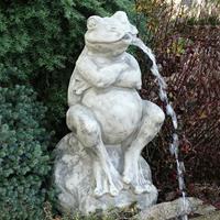 Gartentraum.de Sitzender Steinguss-Frosch als Wasserspeier - Alonso