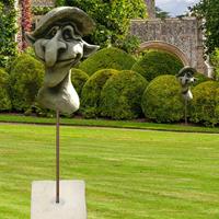 Gartentraum.de Kobold Skulptur aus Stein als Gartendekoration - Anatol / mit 120cm Stab