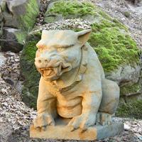 Gartentraum.de Grimmiger Gargoyle Figur mit Hund - Rex / Antikgrau