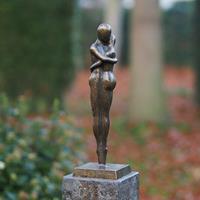 Gartentraum.de Moderne Gartenbronze Mann & Frau - Zärtlichkeit - Amorina