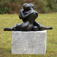 Gartentraum.de Moderne Bronzestatue Liebespaar in schwarz - Couple d'amour