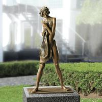 Gartentraum.de Gartenstatue aus Bronze aus limitierter Edition - Mädchen mit Tuch