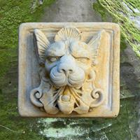 Gartentraum.de Garten Steinrelief mit Löwe - Kataron / Antikgrau