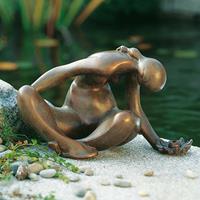 Gartentraum.de Stilistische Bronze Statue als Wasserspeier - limitiert - Mädchen mit Blume