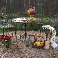 Gartentraum.de Nostalgisches Gartenmöbelset mit Tisch und Stühlen - Acier / weiß