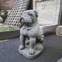 Gartentraum.de Hundefigur mit Bulldogge Naturstein Handarbeit