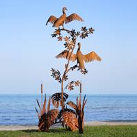 Gartentraum.de Komoranpaar aus Metall sitzt im Schilf - Skulptur aus Handarbeit - Kompaara / Stahl - Rost