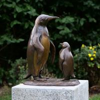 Gartentraum.de Pinguin mit Jungtier als Bronze Tierfigur - Pinguinfamilie