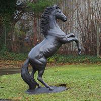 Gartentraum.de Große Bronze Pferdestatue Steigender Hengst