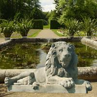 Gartentraum.de Garten Löwenskulptur aus Steinguss - Leonard / Antikgrau