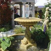 Gartentraum.de Springbrunnen mit Fisch Säule aus Sandsteinguss - Rossetti / Portland Weiß / mit Pumpe