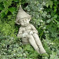 Gartentraum.de Schlafender Wichtel Joe - Steinguss Gartenfigur