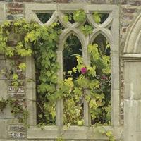 Gartentraum.de Gotisches Fenster für Mauerruine - Heawood