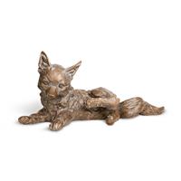 Gartentraum.de Bronzefigur liegender Fuchs - Jungtier - Jungfuchs