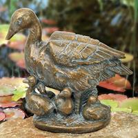 Gartentraum.de Bronze Tierskulptur - Ente mit Entenkücken - Entenfamilie