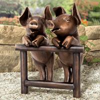 Gartentraum.de Bronzeskulptur für den Garten - Schweine mit Zaun - Schweine