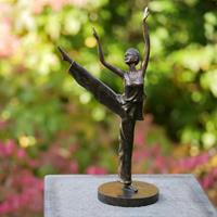 Gartentraum.de Braune sportliche Frau Bronze Gartenfigur - Runa