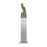 Gartentraum.de Künstlerfigur mit Stele - Aktstatue aus Bronze - Venusische Zeichen unter der Haut / 40x10x6cm (HxBxT)