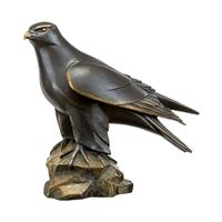 Gartentraum.de Männlicher Falke aus Bronze als Gartenfigur - Gerfalke