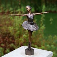 Gartentraum.de Bronze Frau Figur Ballerina auf Podest - Ballerina Ivy