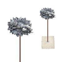 Gartentraum.de Sonnenblumen Steinskulptur mit Junge - Flippo / mit 60cm Stab und Sockel