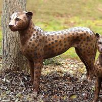 Gartentraum.de Lebensgroße Gepard Tierfigur stehend aus Bronzeguss - Gepard Chia