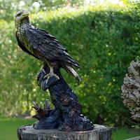 Gartentraum.de Großer Adler als Garten Bronzefigur sitzt auf Stein - Adler Una