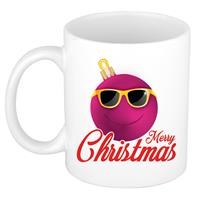 Bellatio Merry Christmas kerstcadeau kerstmok roze kerstbal met zonnebril 300 ml -