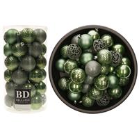 Bellatio 74x stuks kunststof kerstballen donkergroen 6 cm glans/mat/glitter mix -