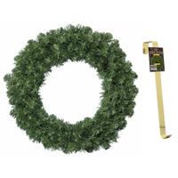 Decoris Groene kerstkrans / dennenkrans 60 cm met 200 takken kerstversiering en met gouden hanger -