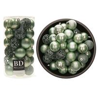 Bellatio 74x stuks kunststof kerstballen mintgroen (eucalyptus) 6 cm glans/mat/glitter mix -