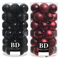 Bellatio 74x stuks kunststof kerstballen mix zwart en donkerrood 6 cm -