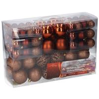 Bellatio 2x pakket met 100x bruine kunststof kerstballen 3, 4, 6 cm -