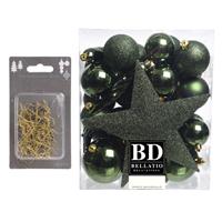 Bellatio 33x stuks kunststof kerstballen 5, 6 en 8 cm donkergroen inclusief ster piek en kerstbalhaakjes -