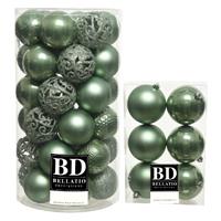 Bellatio 43x stuks kunststof kerstballen salie groen 6 en 8 cm glans/mat/glitter mix -