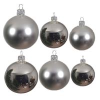 Decoris Glazen kerstballen pakket zilver glans/mat 26x stuks diverse maten -