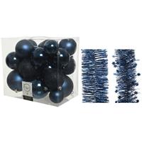 Decoris Kerstversiering kunststof kerstballen 6-8-10 cm met folieslingers pakket donkerblauw van 28x stuks -