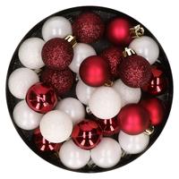 Bellatio 28x stuks kunststof kerstballen donkerrood en wit mix 3 cm -