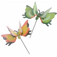 2x Stuks Metalen Deco Vlinders Groen En Geel Van 17 X 60 Cm Op Tuinstekers - Dieren Decoratie Tuin Beeldjes/beelden
