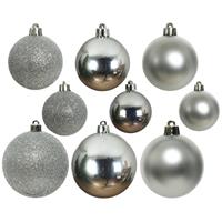 Decoris 30x stuks kunststof kerstballen 4, 5 en 6 cm zilver mat/glans/glitter -