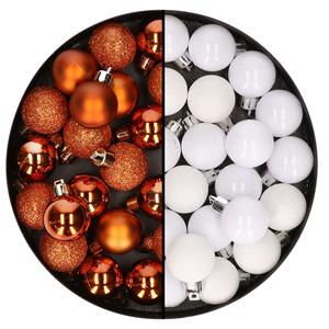 Bellatio 40x stuks kleine kunststof kerstballen oranje en wit 3 cm -