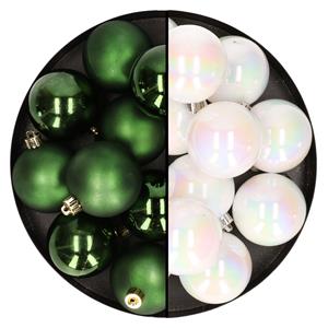 Bellatio 24x stuks kunststof kerstballen mix van parelmoer wit en donkergroen 6 cm -