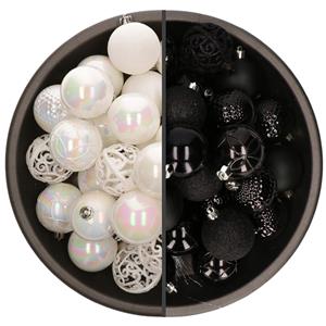 Bellatio 74x stuks kunststof kerstballen mix van zwart en parelmoer wit 6 cm -