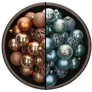 Bellatio 74x stuks kunststof kerstballen mix van camel bruin en ijsblauw 6 cm -